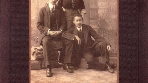יצחק יצחקי בישיבה_page-0001.jpg