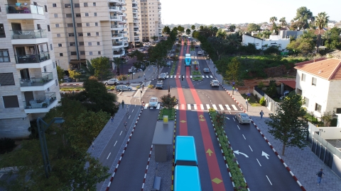 הקו החום המזרחי - נקודה 1 - באר יעקב - נעמי שמר 003.jpg